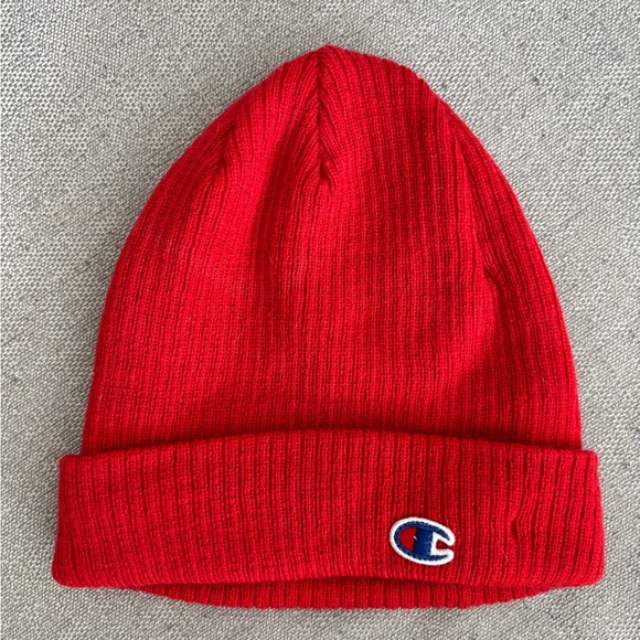 NWOT Champion Beanie - Picture 2 of 3